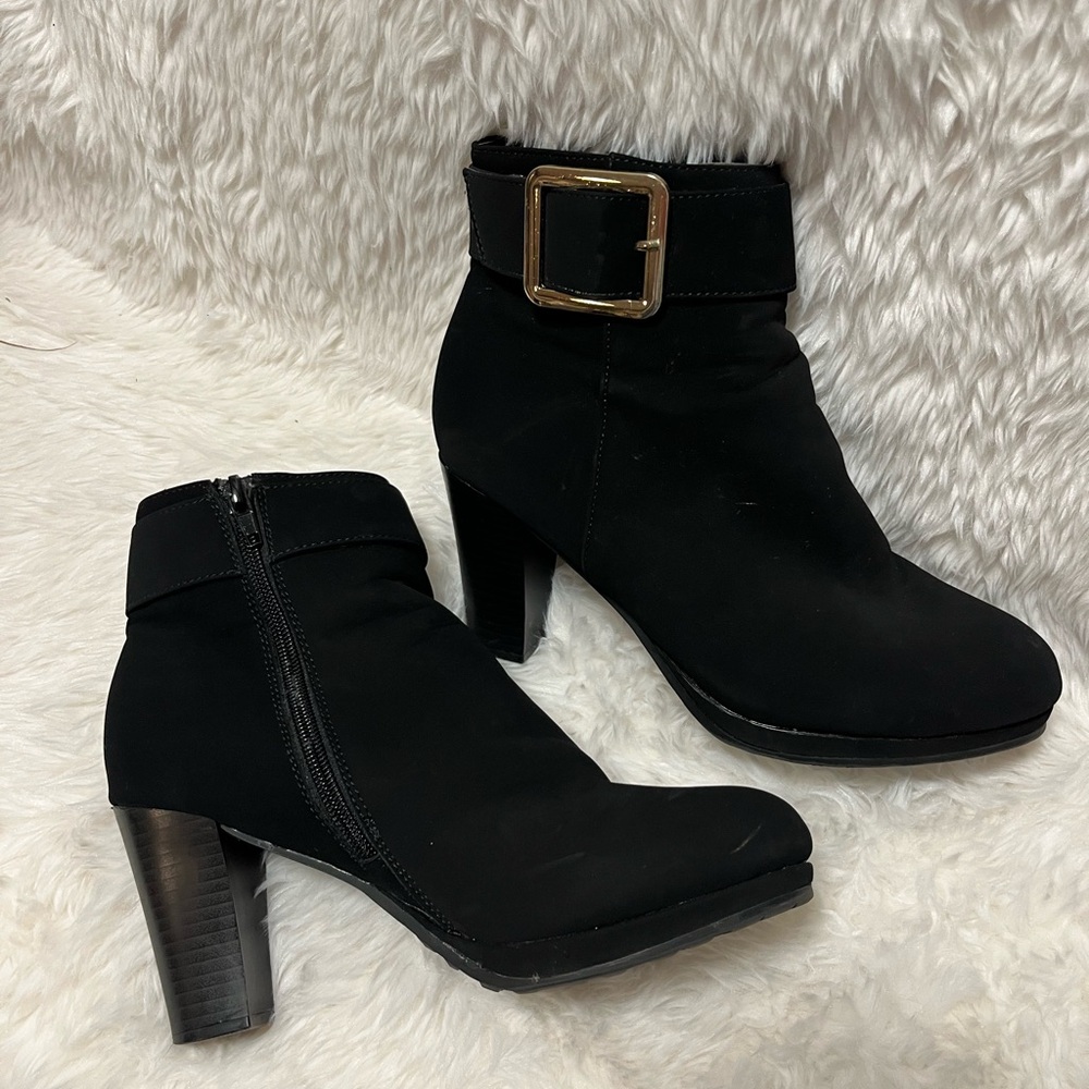 Chic Black Heeled Boots with Gold Buckle